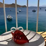 Villa H-aris Seafront Mansion *