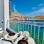 Villa H-aris Seafront Mansion *