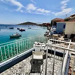 H-aris Seafront Mansion * Chalki Town