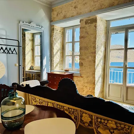 H-aris Seafront Mansion ヴィラ Chalki Town
