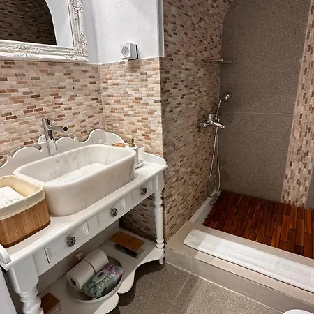 Villa H-aris Seafront Mansion