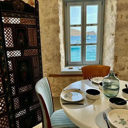 H-aris Seafront Mansion Vila *