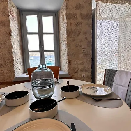 Vila H-aris Seafront Mansion *