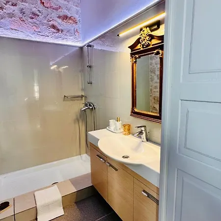 H-aris Seafront Mansion