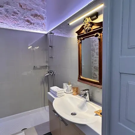 H-aris Seafront Mansion