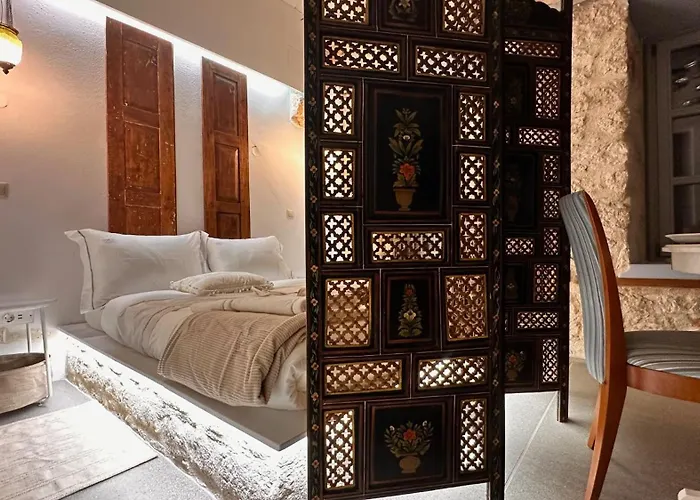 H-aris Seafront Mansion * Chalki Town