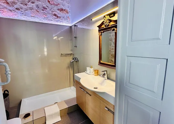 H-aris Seafront Mansion