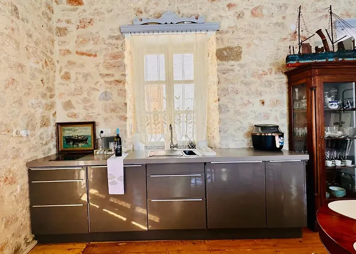 Villa H-aris Seafront Mansion Chalki Town