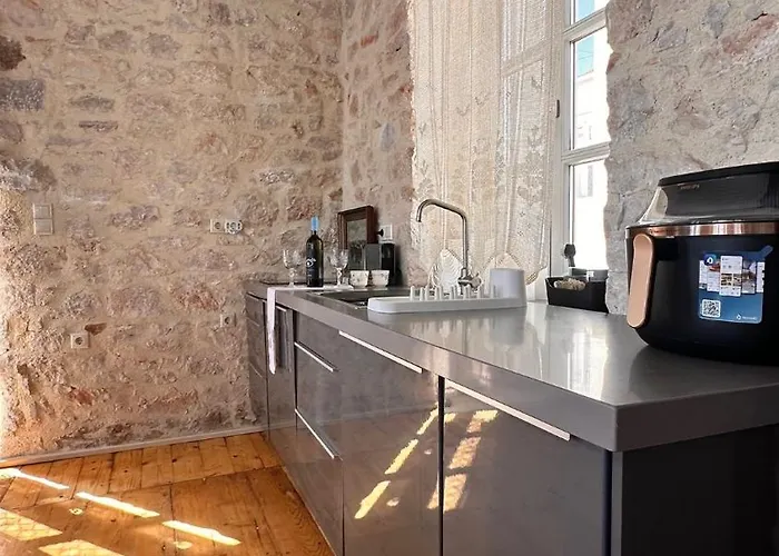 H-aris Seafront Mansion * Chalki Town