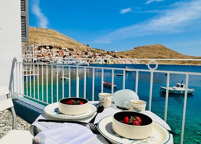 H-aris Seafront Mansion * Chalki Town